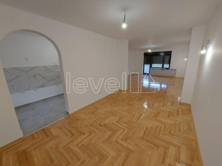 SREMSKA KAMENICA - SREMSKA KAMENICA - 129.00 m2