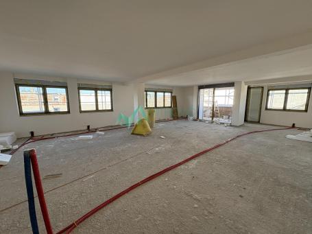 Lux četvorosoban stan na Salajci-108m2