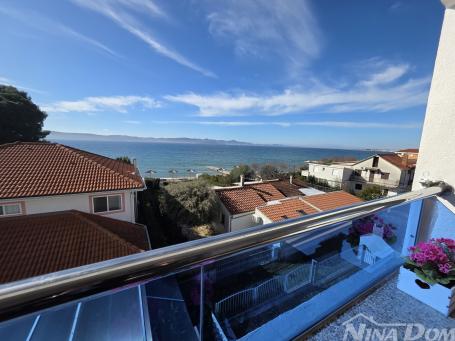 Prodaje se apartman drugi red od mora sa garažom Bibinje