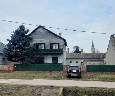 Srbobran, Centar, Velika komforna kuća na odličnoj lokaciji