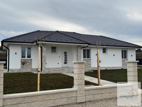 Na prodaju kuća na Kosmaju, 144m2