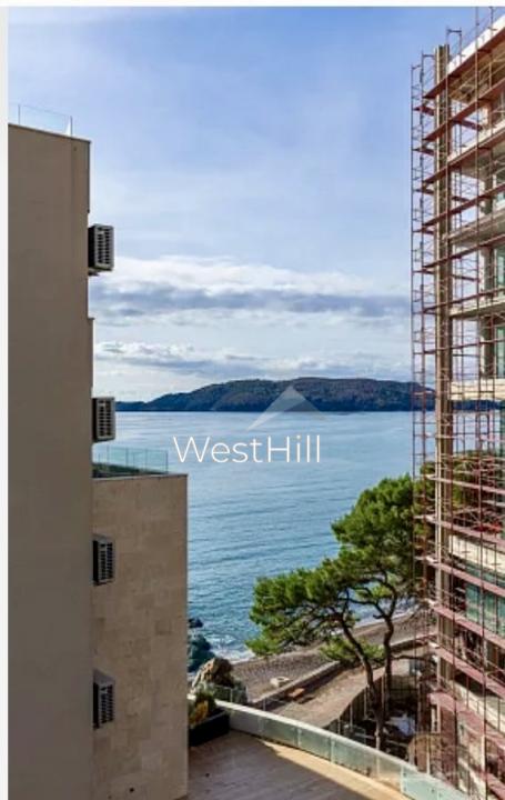 Stan na obali mora u Rafailovićima - 57 m² + 10 m² terasa