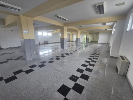 Najam, Lučko, poslovni prostor 450m2 na 2 katu zgrade, parking