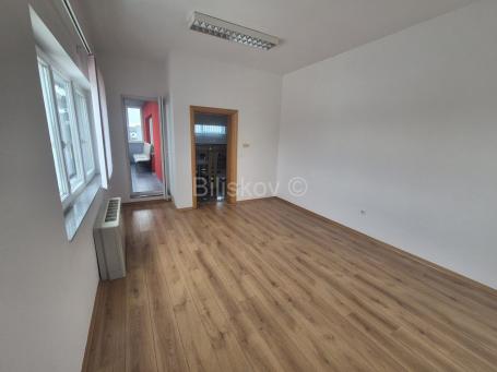 Najam, Lučko, poslovni prostor 145m2 na drugom katu, parking