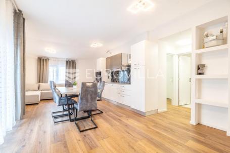 Dubrava, zgrada s četiri stambene jedinice 339,17 m², podruma i šest parkirnih mjesta
