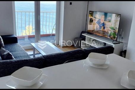 Senj, jednosoban stan 40 m² s pogledom na more, udaljen od plaže 80 m