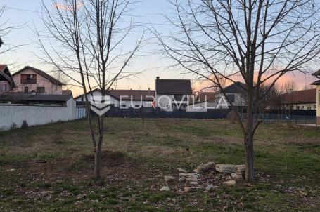 Osijek, Cvjetno naselje, građevinsko zemljište 559 m² u mirnom naselju