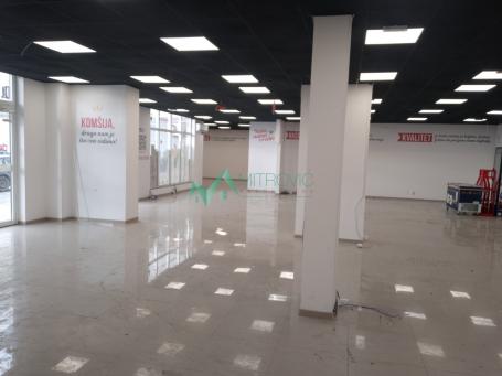 Izdavanje, Poslovni prostor, 292m2 , Jugovićevo