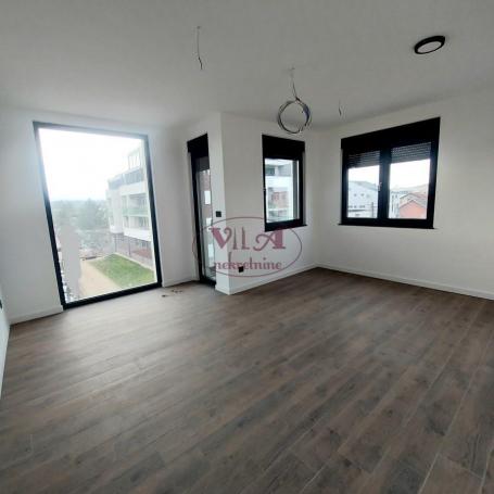 Novi Sad, Telep, Lux dvoiposoban stan sa krovnom terasom