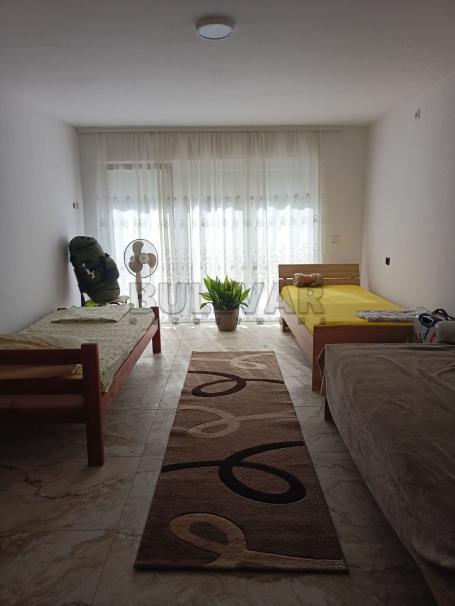 Izdaje se smeštaj za radnike u Donjoj Vrežini, 50m2