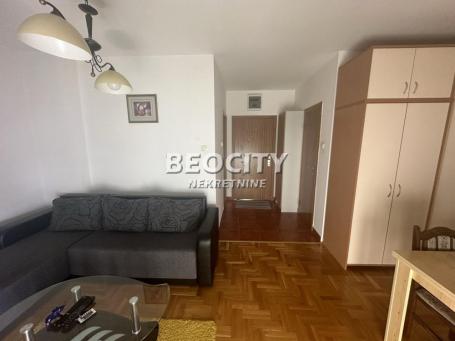 Novi Sad, Bulevar Evrope, Bulevar Evrope, 0.5, 27m2, 300EUR