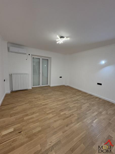 NOVI SAD - TELEP - KUćA - 226 m2 - 345,000€
