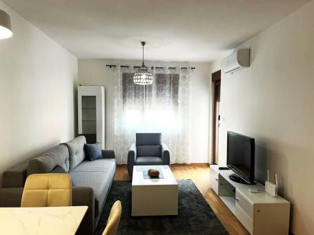 Jednosoban namješten stan, 42m2, Stari aerodrom, Podgorica