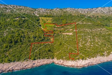 Zemljište, poljoprivredni potencijal u Potomju, 34.923 m2, Pelješac