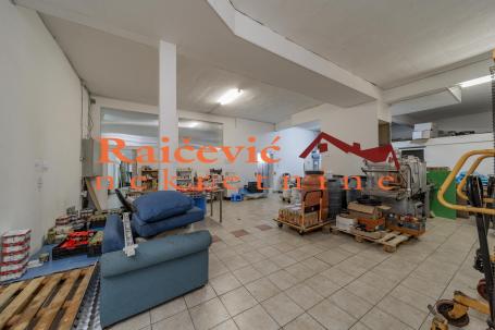VOZDOVAC VOJVODE VLAHOVICA 315m2 , 445000e