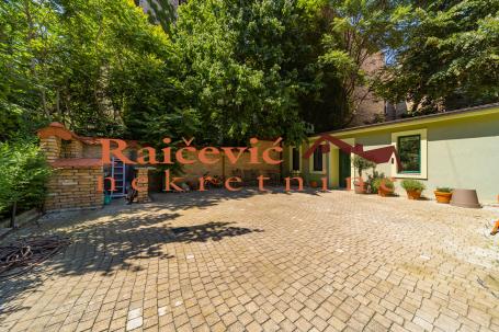 STARI GRAD CENTAR 210m2 , 649000e