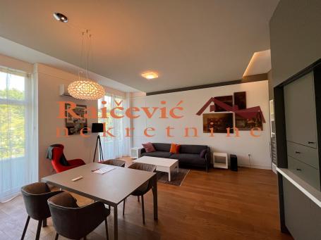 STARI GRAD CENTAR 65m2 , T ,1200e