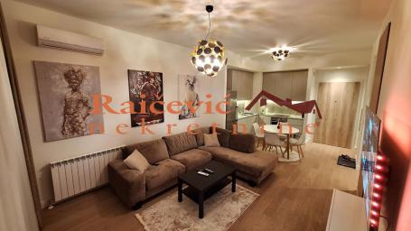 SAVSKI VENAC BEOGRAD NA VODI 54m2 , T ,275000e