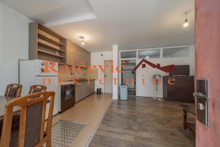 ZEMUN GORNJI GRAD 41m2 , 350e