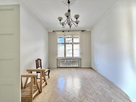 Uknjižen salonac, 4.0, mereno 112m2 ID#14100