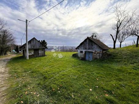 Panoramski pogled, vinograd i prostor za gradnju