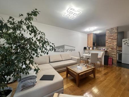 Trosoban lux stan, novija gradnja, uknjižen
