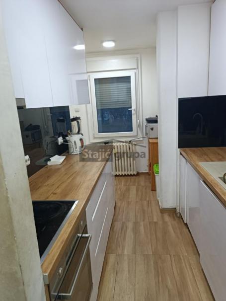 Carina, Blok 34 Zorana Đinđića