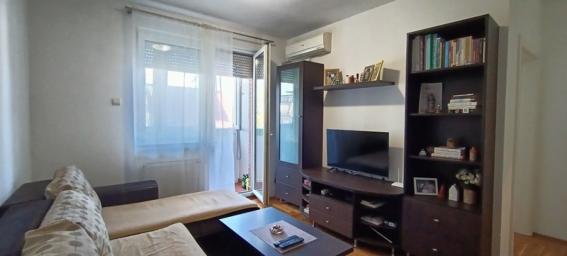 Namešten dvosoban stan 43m2 na odličnoj lokaciji - Bore Prodanovića