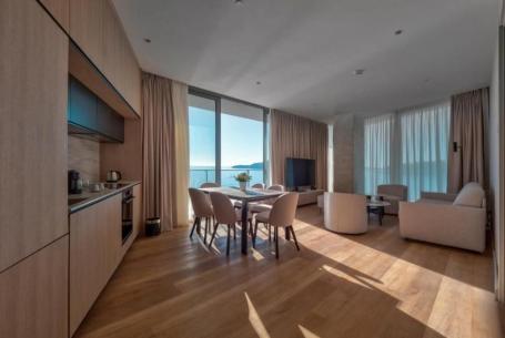 Luksuzni opremljeni studio apartman 35m² u condo hotelu – prvi red do mora, Rafailovići, Budva | Izd
