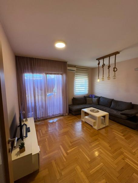 Jednosoban stan, 43m2, Zabjelo, IZDAVANJE