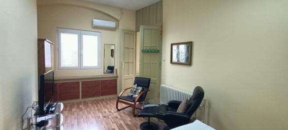 Izdaje se stan kao poslovni prostor 45m2, sa svim troškovima - strogi centar