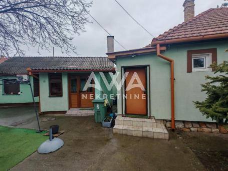Sombor, Gornja Varoš – dve kuće na jednom placu, gas, garaža