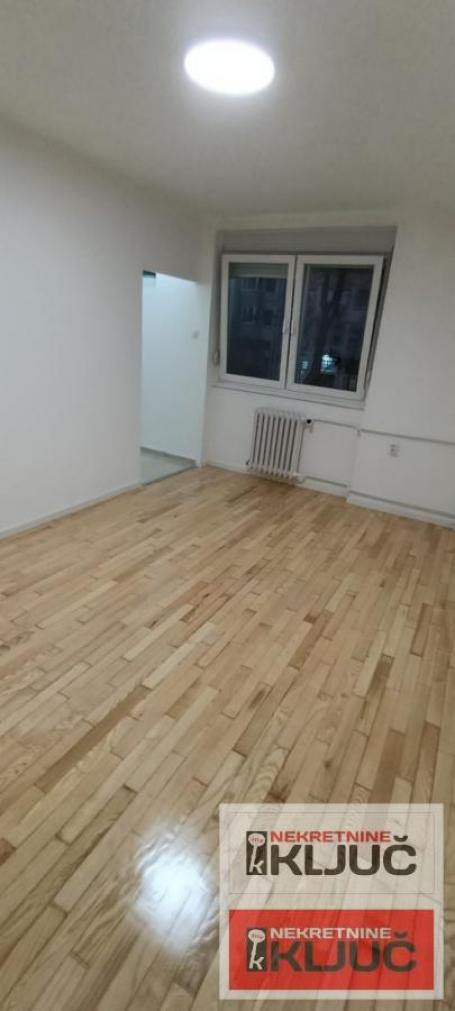 ROTKVARIJA, 51m2, Dvoiposoban, Renoviran