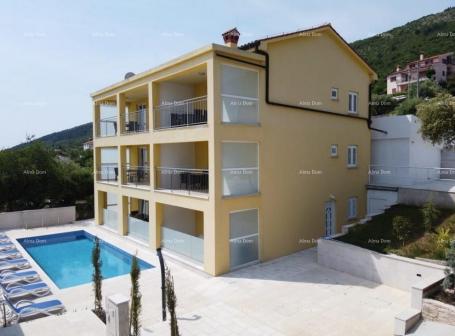 Kuća Raša, Šarmantna apartmanska kuća s bazenom i panoramskim pogledom na more