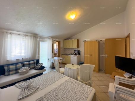 Stan MEDULIN!  Studio apartmen na drugom katu etažirane zgrade. 
