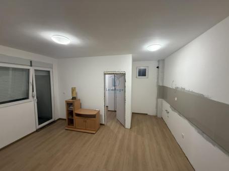 Borča, JNA, 45.27m2