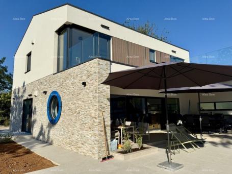 Kuća Moderna vila s bazenom, 218 m² – okolica Labina