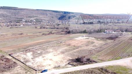 Imotski 11430 m2 građevinsko zemljište - novo u ponudi!
