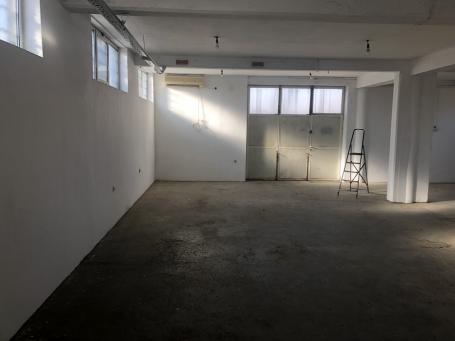 ZEMUN UGRINOVCI 330m2 , 460000e