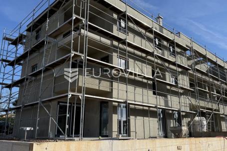 Pula, širi Centar, moderan penthouse u novogradnji, centralno plinsko, 2. kat, 123 m²