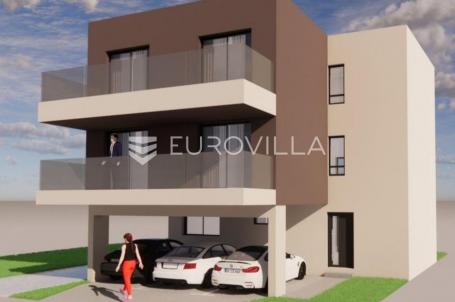 Osijek, Bosutsko naselje, četverosoban stan u urbanoj vili, 2. kat, 83 m²