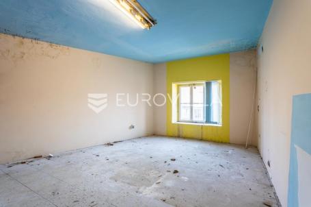 Kaštel Novi, poslovni prostor na atraktivnoj lokaciji uz more