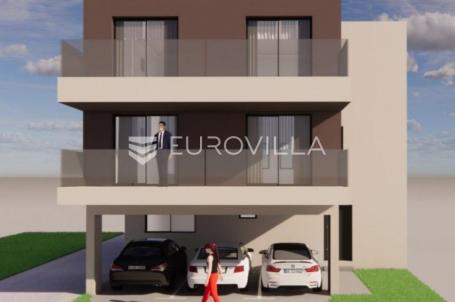 Osijek, Bosutsko naselje, četverosoban stan na 1. katu urbane vile, 83 m²