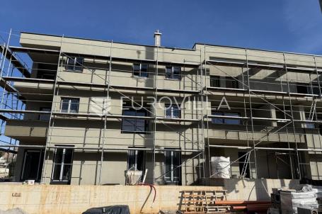 Pula, širi Centar, moderan penthouse u novogradnji s garažom, centralno plinsko, 2. kat, 154.60 m²