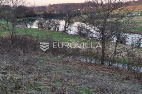 Barilovići, Belajske Poljice, poljopriverno zemljište 4410 m², 40 m od Korane, prenamijena