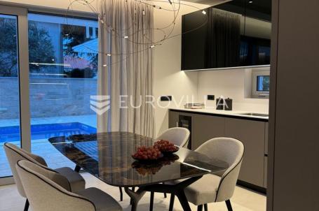 Krk, luksuzan trosoban stan, 93 m² NOVOGRADNJA