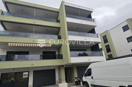 Makarska, jednosoban stan, 2. kat, 58,3 m², s pogledom na more