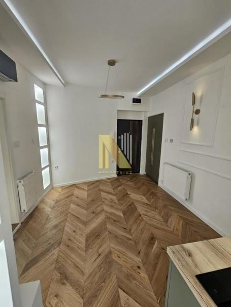 Retko u ponudi, Salonski stan, Kompletno renoviran Stari grad