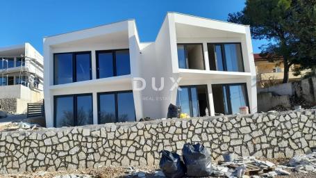 CRIKVENICA, JADRANOVO - Moderna vila, dva stana s bazenima i pogledom na more, 265m2