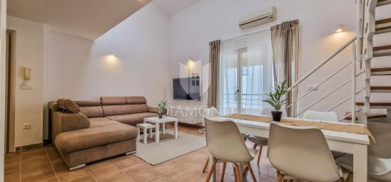 Umag, okolica stan 72 m2 s tri spavaće sobe 500m od mora